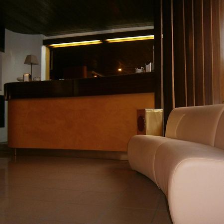 Hotel Corona Термоли Экстерьер фото