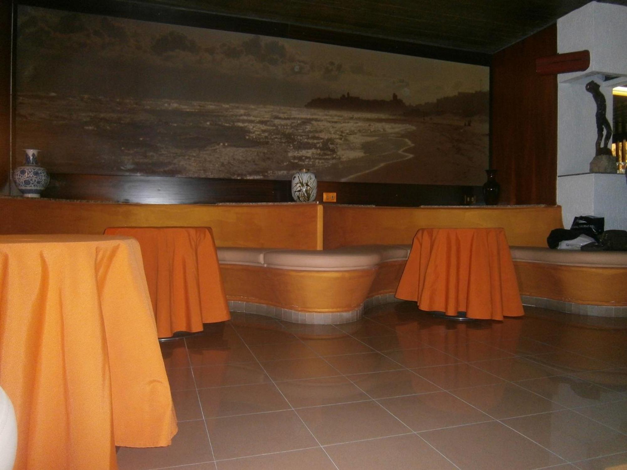 Hotel Corona Термоли Экстерьер фото