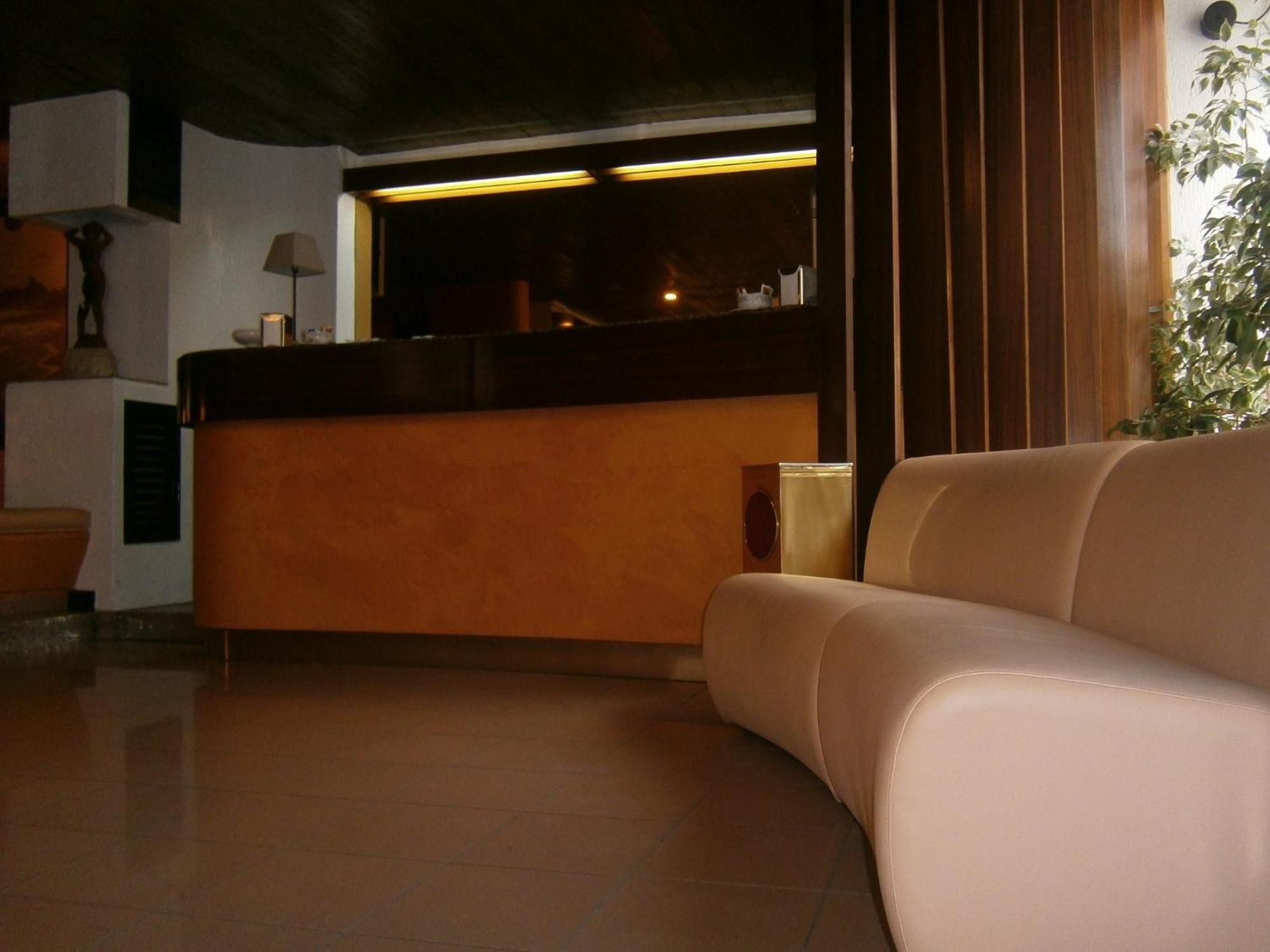 Hotel Corona Термоли Экстерьер фото