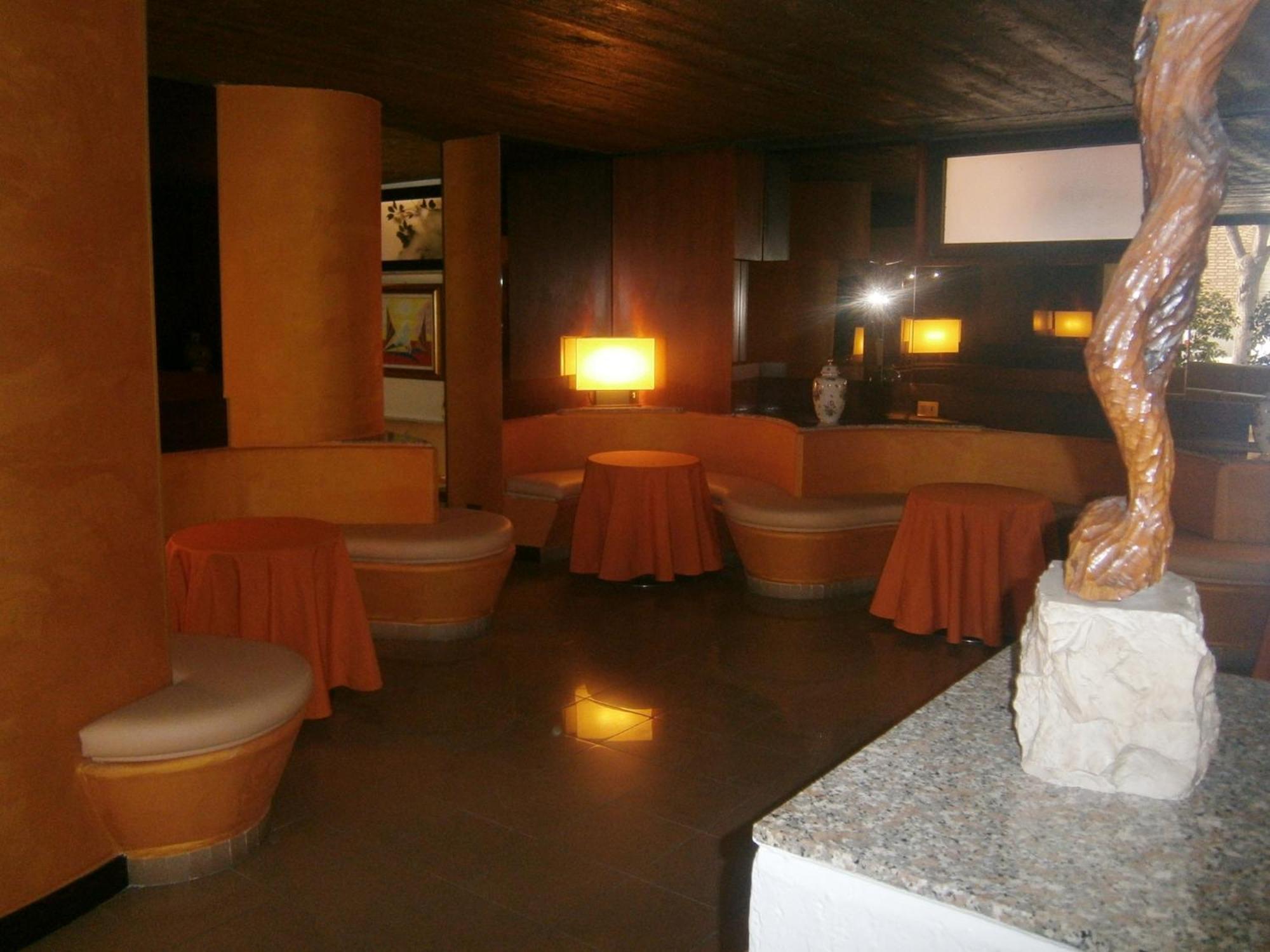 Hotel Corona Термоли Экстерьер фото