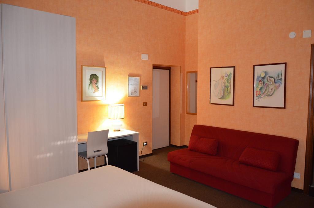Hotel Corona Термоли Экстерьер фото