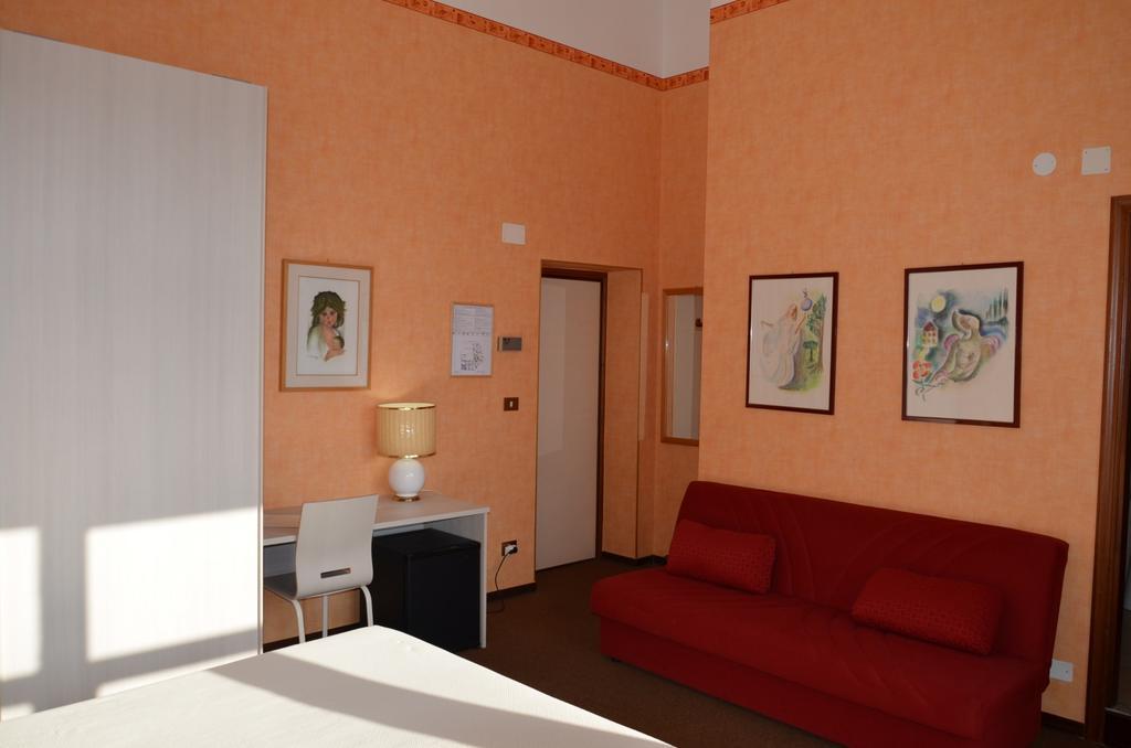 Hotel Corona Термоли Экстерьер фото
