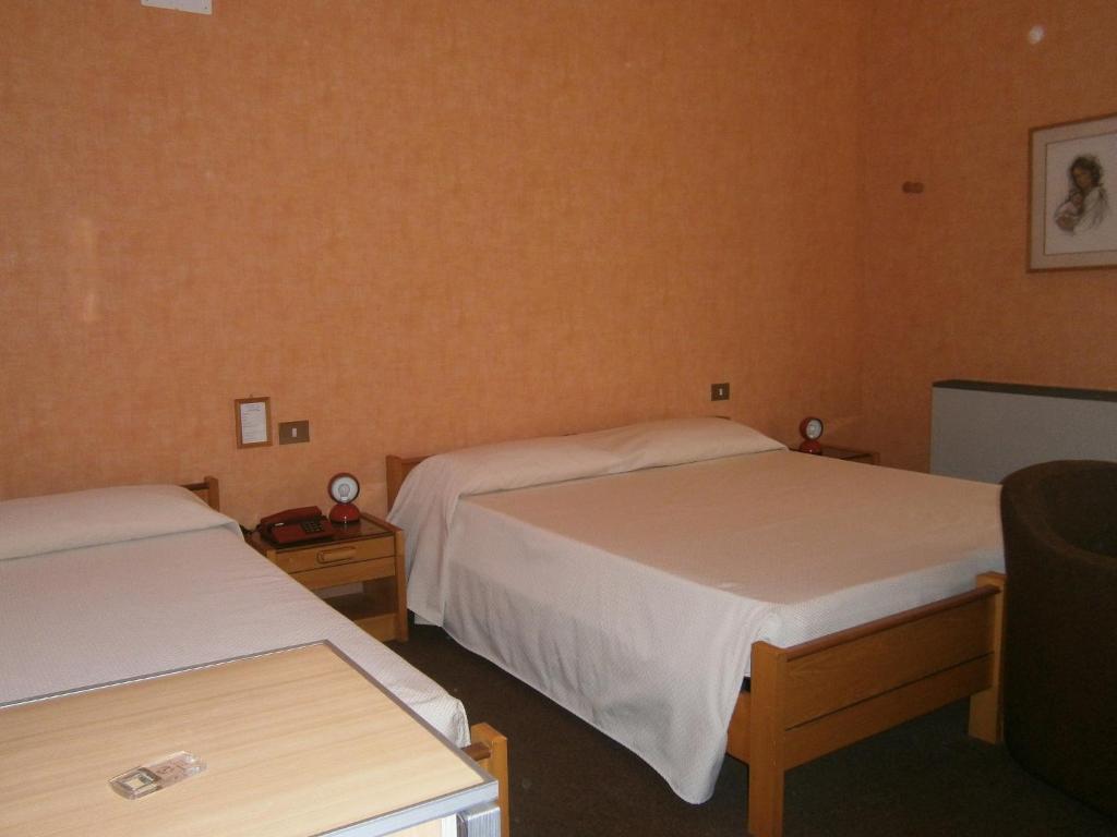 Hotel Corona Термоли Номер фото