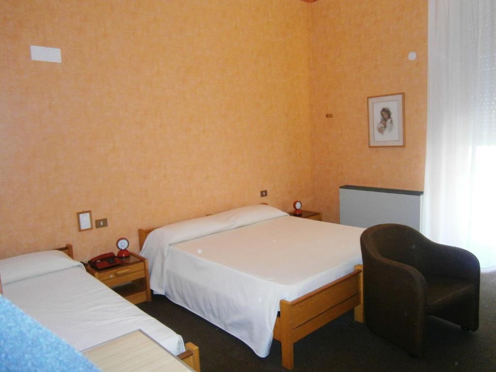 Hotel Corona Термоли Номер фото