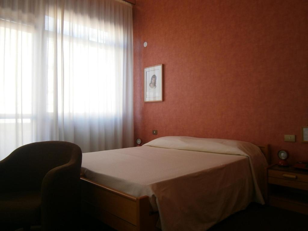 Hotel Corona Термоли Номер фото