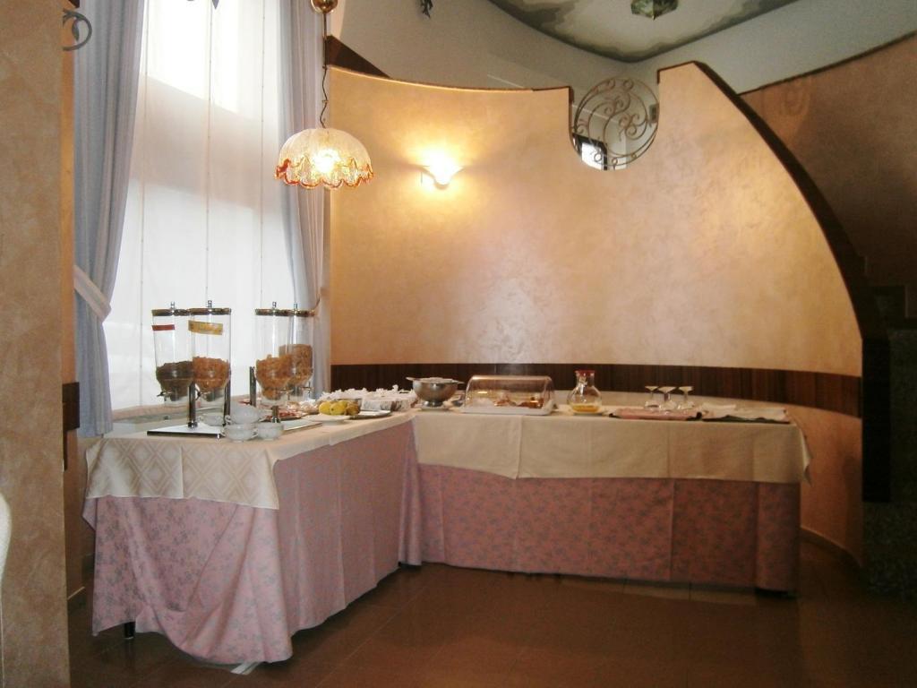 Hotel Corona Термоли Экстерьер фото