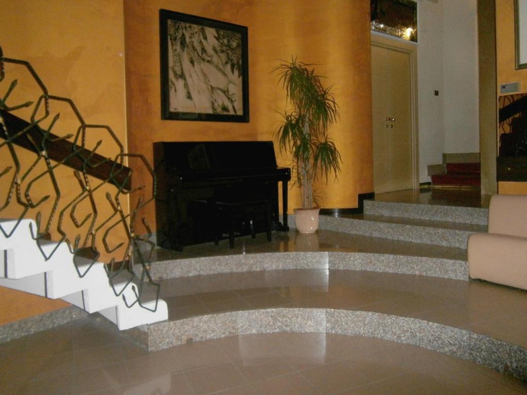 Hotel Corona Термоли Экстерьер фото