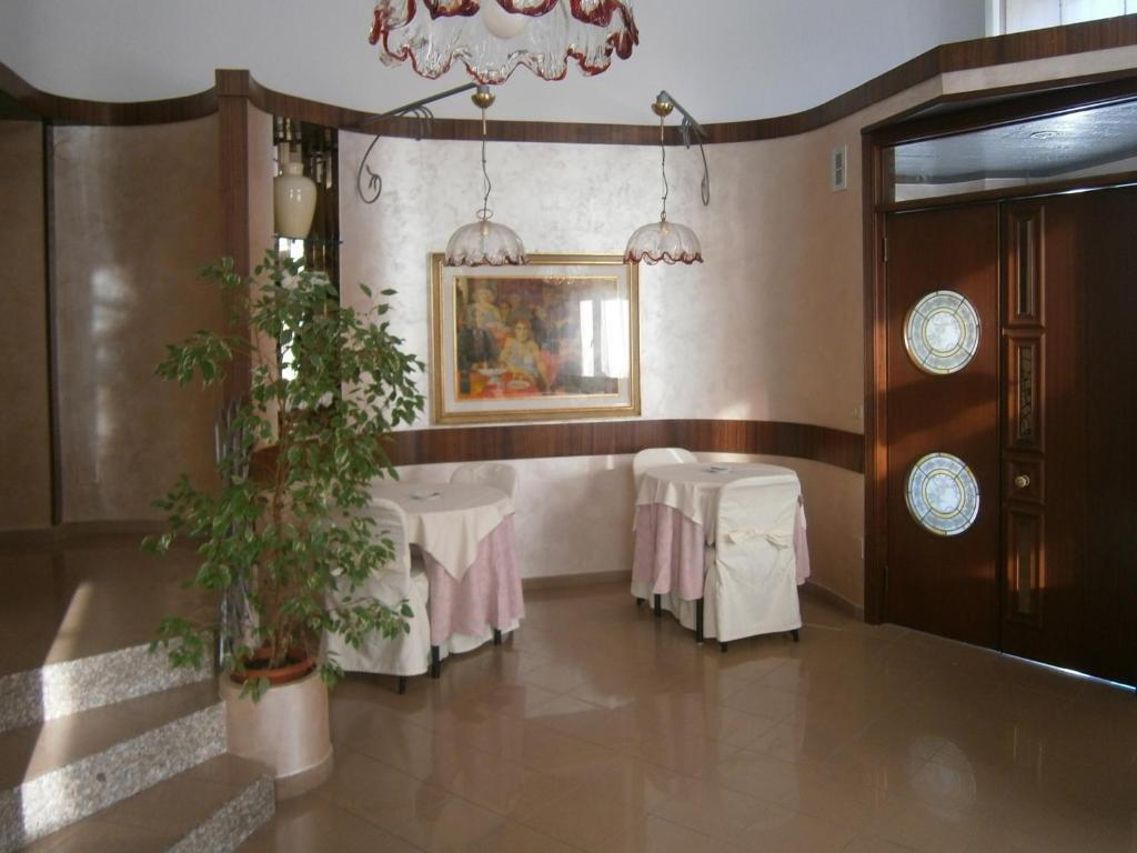 Hotel Corona Термоли Экстерьер фото