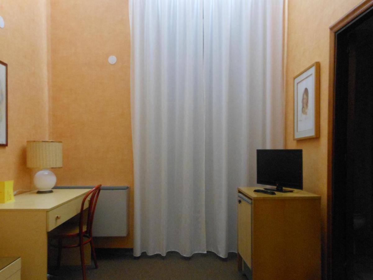 Hotel Corona Термоли Номер фото